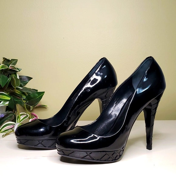 Burberry | Patent Leather Platform Pumps Sz 37 1/2 - Picture 1 of 9